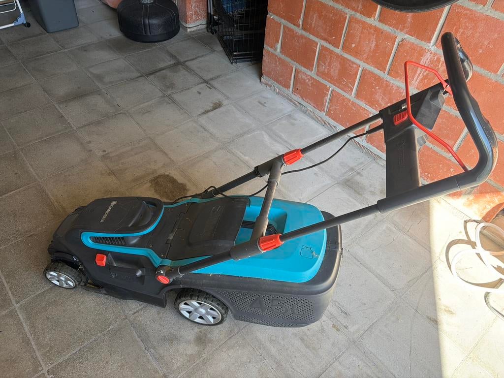 Gardena grasmaaier, Tuin en Terras, Grasmaaiers, Ophalen, Cirkelmaaier, Elektrische grasmaaier, Zo goed als nieuw