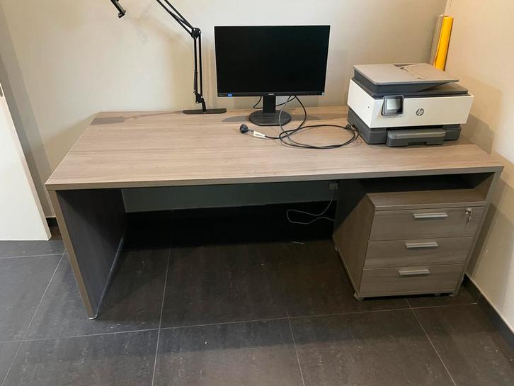 Bureau met bijbehorende kasten, Huis en Inrichting, Bureaus, Zo goed als nieuw, Ophalen