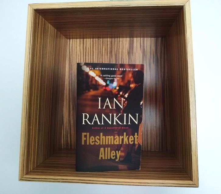 Bestseller Ian Rankin, Fleshmarket Alley (English), Boeken, Thrillers, Zo goed als nieuw, Ophalen of Verzenden