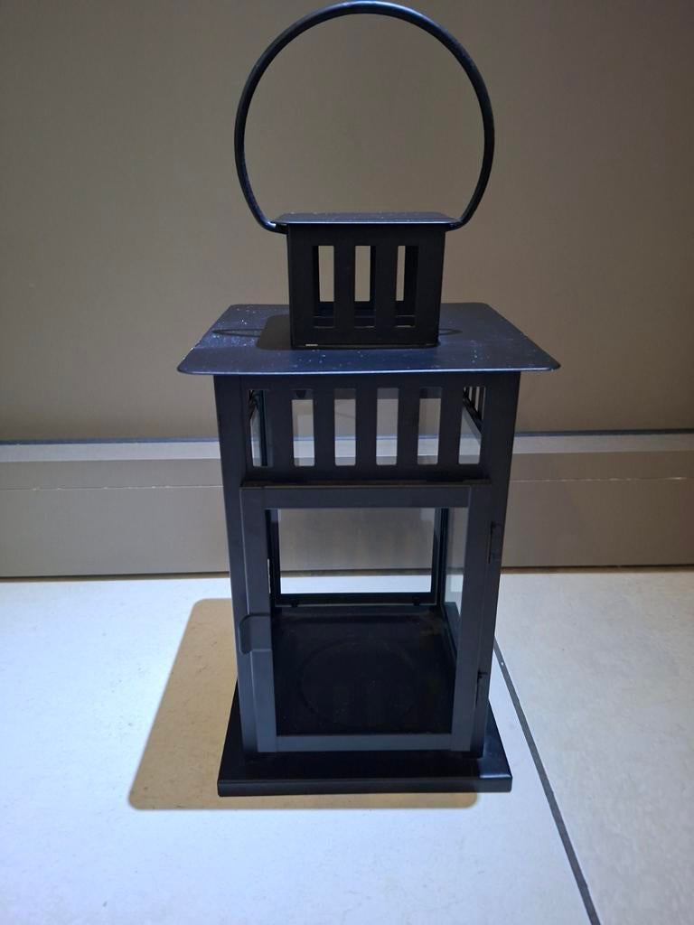 Lantaarn voor een kaars, Enlèvement