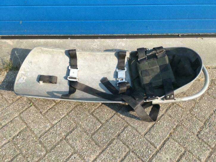 noodslede slee of evacuatiekuip staal uit Duits leger, Diversen, Braces