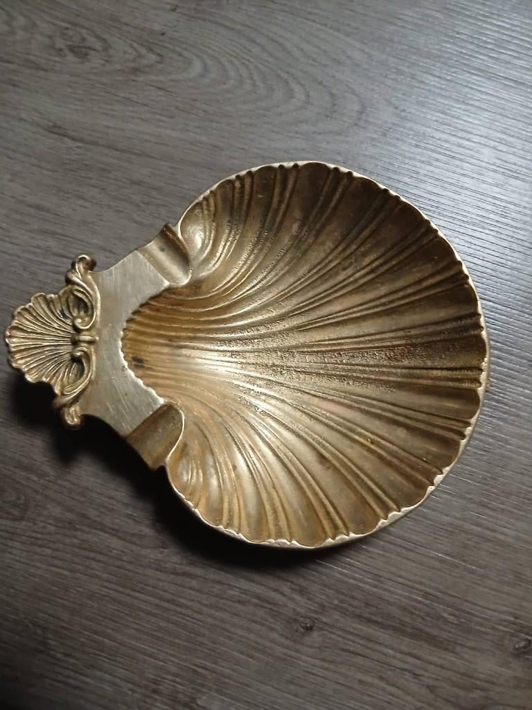 Cendrier en cuivre, Enlèvement, Cuivre