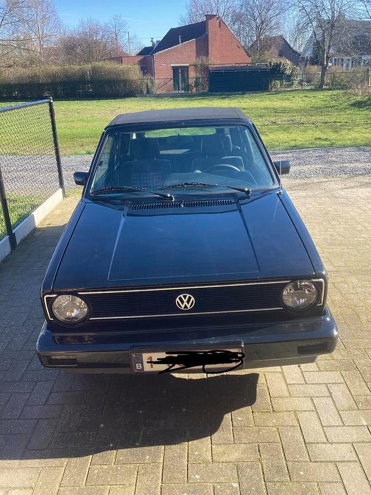 VW Golf 1 Cabrio, Auto's, Oldtimers, Particulier, Volkswagen, Benzine, Cabriolet, 2 deurs, Handgeschakeld, Zwart, Grijs, Stof