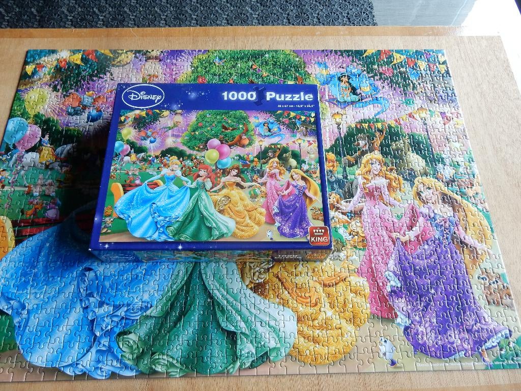 nr.737 - Puzzel: disney princessen - 1000 stukjes, Hobby en Vrije tijd, Ophalen of Verzenden, 500 t/m 1500 stukjes, Legpuzzel