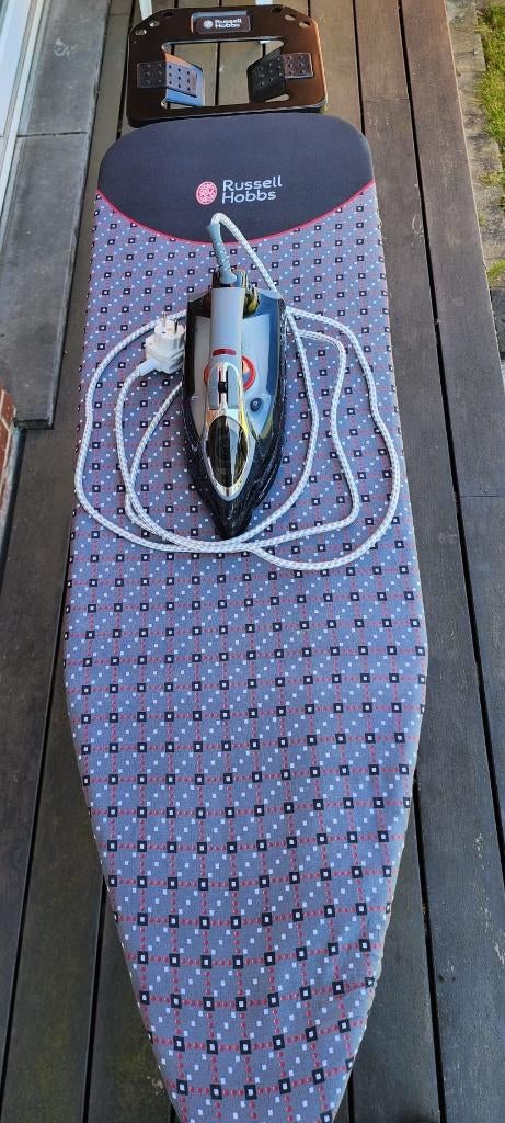 Planche à repasser avec fer à repasser, Enlèvement, Utilisé, Fer à repasser avec cordon