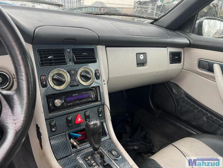 Pi ces de tableau de bord SLK R170, capot beige bo te gants, Autos : Pièces & Accessoires, Tableau de bord & Interrupteurs, Mercedes-Benz