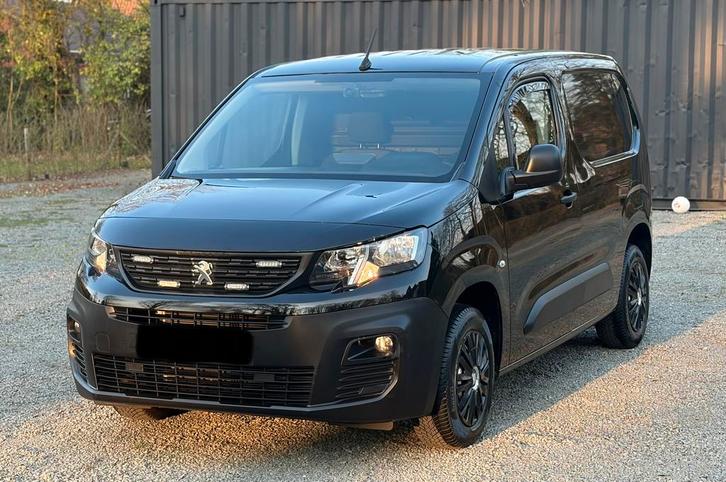 Peugeot Partner 1.5 gazole/6 euros/Cargo léger/GGV, Autos, Peugeot, Particulier, Partner, Diesel, Boîte manuelle, Enlèvement