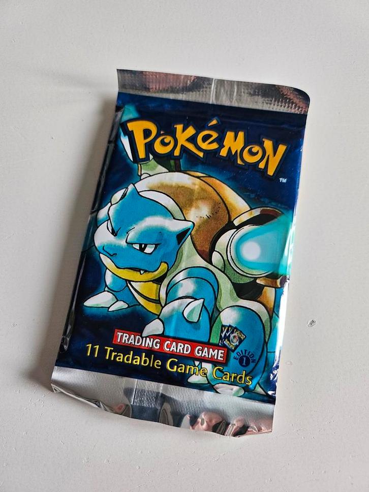 Booster scellé Pokémon 1er édition, Hobby & Loisirs créatifs, Jeux de cartes à collectionner | Pokémon, Booster, Enlèvement ou Envoi