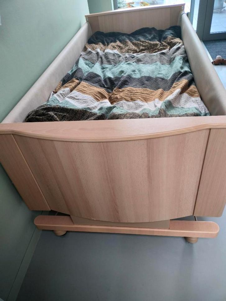 hoog laag bed, Huis en Inrichting, Slaapkamer | Bedden, Gebruikt, 90 cm, 200 cm, Hout, Beige, Verstelbaar, Ophalen