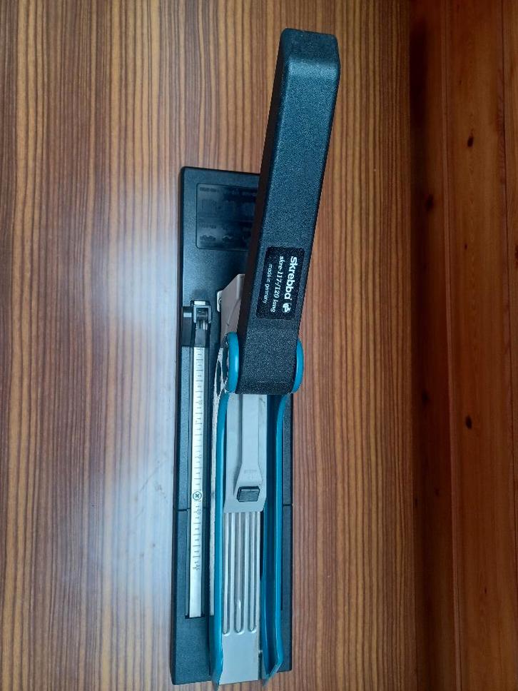 Industrieel nietjesmachine Skrebba 117/120, Divers, Fournitures scolaires, Utilisé, Enlèvement