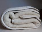 Doudou 100 % laine, Maison & Meubles, Enlèvement, Neuf, Deux personnes, Couverture ou Couette