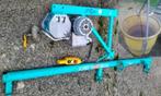 Monte charge 200 Kg + benne + goulottes + bâche, Ophalen