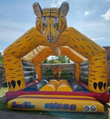 Groot springkasteel 6x5m beschikbaar voor biedingen