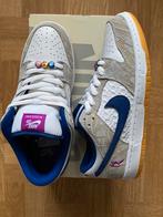 Nike SB Dunk Low Rayssa Leal - 42,5, Kleding | Heren, Schoenen, Nike SB, Overige kleuren, Nieuw, Ophalen of Verzenden