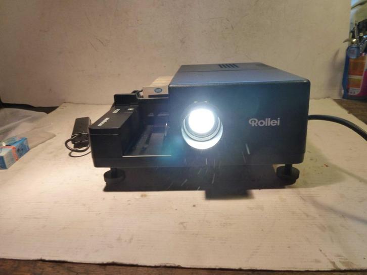 Rollei diaprojector type P 355 - onberispelijk, Audio, Tv en Foto, Diaprojectoren, Refurbished, Ophalen of Verzenden