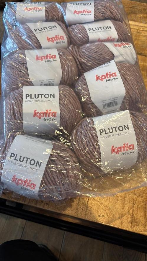 Katia Plutob gevlamd roze nr 63 lot 10 bollen, Hobby en Vrije tijd, Breien en Haken, Zo goed als nieuw, Breien of Haken, Wol of Garen
