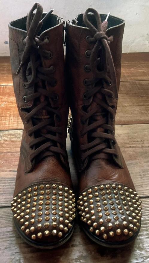 Bottes Steve Madden Studs 41, Vêtements | Femmes, Chaussures, Comme neuf, Boots et Botinnes, Brun, Enlèvement ou Envoi