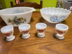 Lot arcopal 2 plats 4 coquetiers pyrex ancien, Verzamelen, Ophalen, Zo goed als nieuw