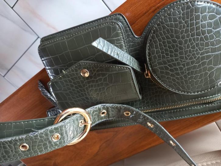 Stijlvol heuptasje, Handtassen en Accessoires, Tassen | Schoudertassen, Nieuw, Groen, Ophalen