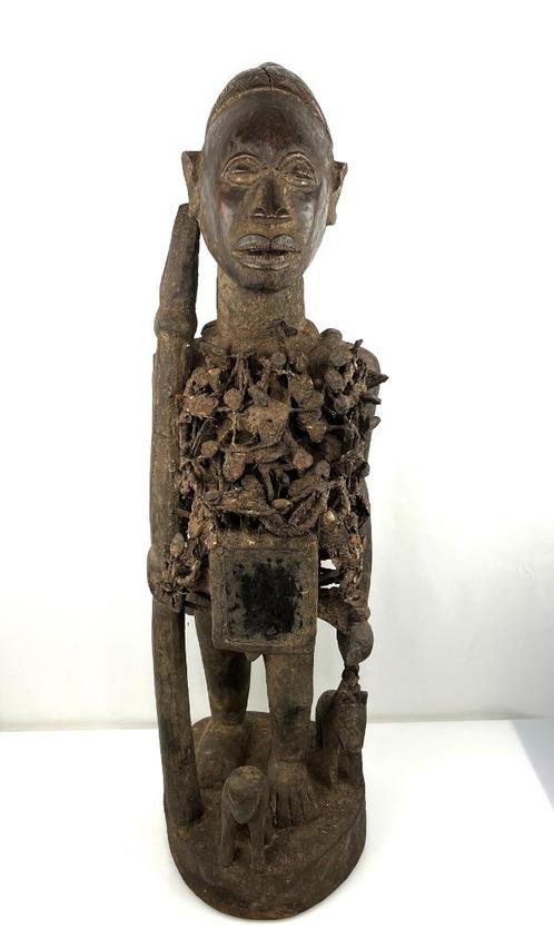 Statue africaine Nkondi Kongo du Congo RDC, Antiquités & Art, Art | Art non-occidental, Enlèvement ou Envoi