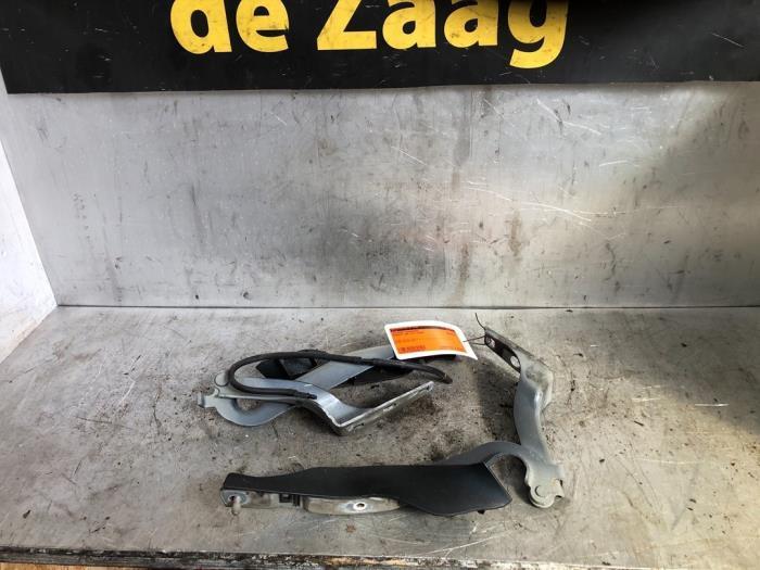 Motorkap Scharnier van een Peugeot 308, Auto-onderdelen, Overige Auto-onderdelen, Peugeot, Gebruikt, 3 maanden garantie, Ophalen of Verzenden