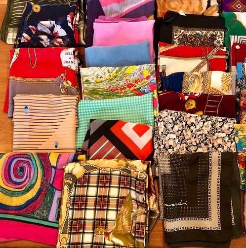 Vintage sjaals 28 stuks, Kleding | Dames, Mutsen, Sjaals en Handschoenen, Gedragen, Sjaal, Ophalen of Verzenden