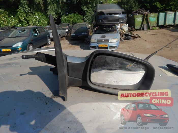 Rétroviseur extérieur droit d'un Renault Clio, Autos : Pièces & Accessoires, Rétroviseurs, Renault, Utilisé, 3 mois de garantie