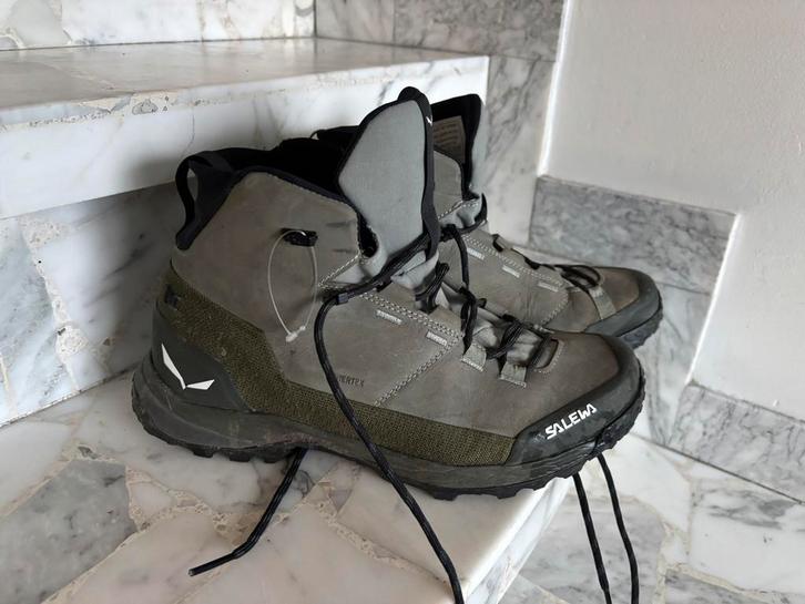 Prachtige Salewa wandelschoenen in nieuwe staat 42.5, Sports & Fitness, Alpinisme & Randonnée, Comme neuf, Chaussures, Enlèvement ou Envoi