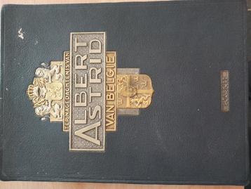 oud boek beschikbaar voor biedingen