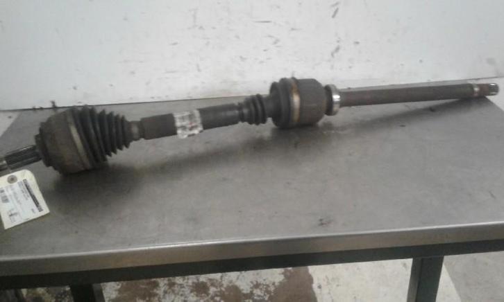 AANDRIJFAS RECHTS VOOR ABS Laguna II (BG) (|8200387548|), Auto-onderdelen, Remmen en Aandrijving, Renault, Gebruikt