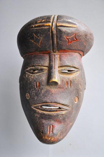Masque facial, LWENA, Angola, milieu du XXe siècle