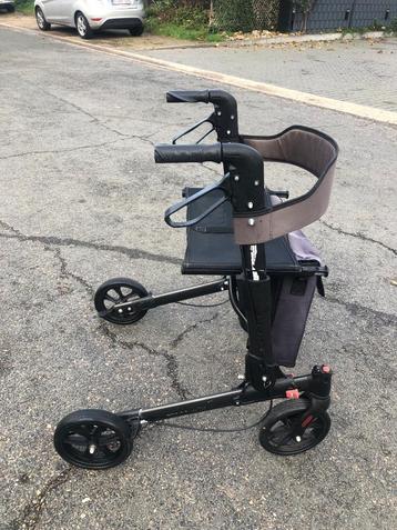Rollator lichtgewicht  beschikbaar voor biedingen