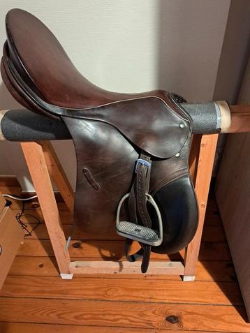 Selle d'équitation  beschikbaar voor biedingen