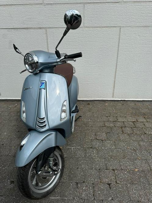 Vespa primavera 2023, Fietsen en Brommers, Scooters | Vespa, Zo goed als nieuw, Ophalen
