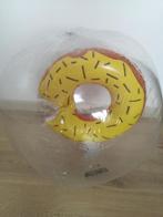 Strandbal met een opblaasbare donut binnenin, Ophalen of Verzenden, Zo goed als nieuw