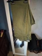 Licht groene chino, Enlèvement