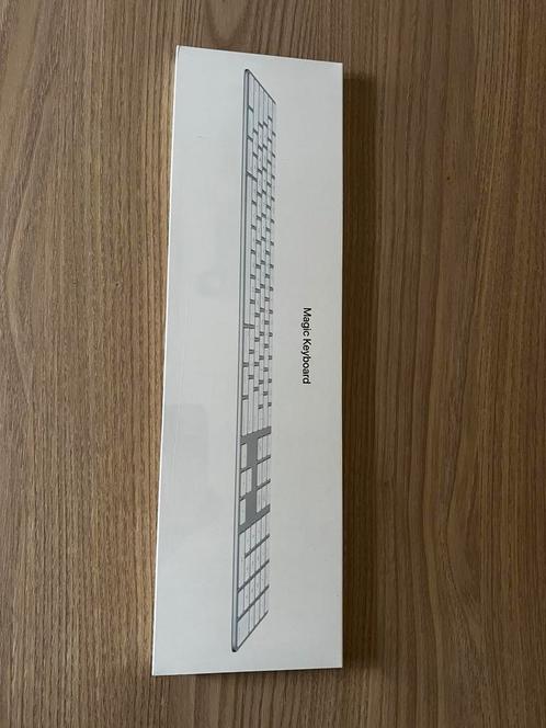 Apple Magic keyboard met numeriek klavier (in verpakking), Computers en Software, Toetsenborden, Nieuw, Azerty, Draadloos, Ophalen