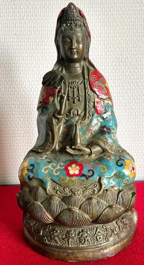 Gesigneerd beeldje van Kwan Yin in Cloisonne Bronze - 1960, Antiek en Kunst, Kunst | Niet-Westerse kunst, Ophalen of Verzenden