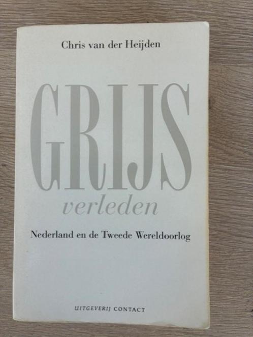 Grijs verleden - Nederland en WO II, Boeken, Oorlog en Militair, Gelezen, Algemeen, Tweede Wereldoorlog, Ophalen of Verzenden