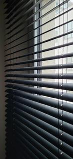 Aluminium blinds / lamellen, Ophalen, 100 tot 150 cm, Zwart, Zo goed als nieuw