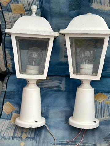 2 lantaarns beschikbaar voor biedingen
