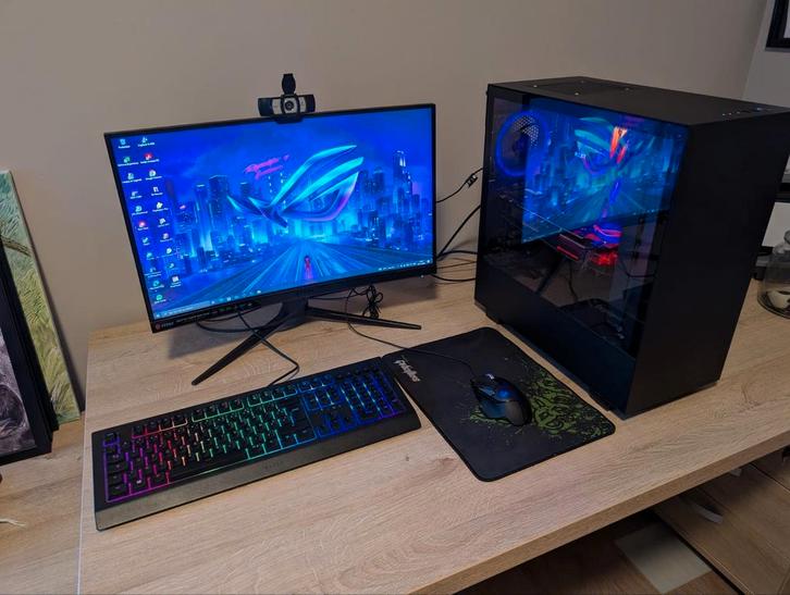 MSI Gaming Desktop complete setup, Informatique & Logiciels, Ordinateurs de bureau, Utilisé, 3 à 4 Ghz, SSD, 16 GB, Avec carte vidéo