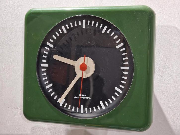 KRUPS kwartswandklok – Pop - art 1970s Duits , space age, Antiek en Kunst, Kunst | Designobjecten, Ophalen of Verzenden