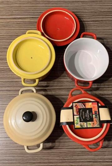 Lot de 4 mini cocottes, Neuf, Céramique, Récipient(s)