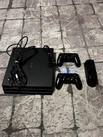 Sony PS4 Pro 1 TB. Met 2 consoles, lader voor console