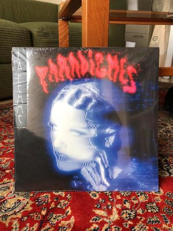 La femme paradigmes vinyl beschikbaar voor biedingen