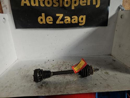 Aandrijfas links-voor van een Volkswagen Polo, Auto-onderdelen, Remmen en Aandrijving, Volkswagen, Gebruikt, 3 maanden garantie