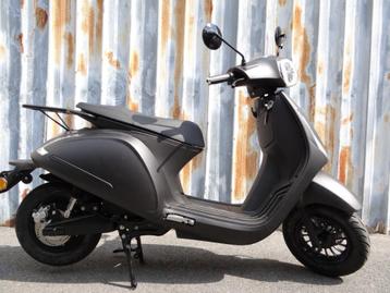 Tout nouveau scooter électrique E-asterix noir brillant A-