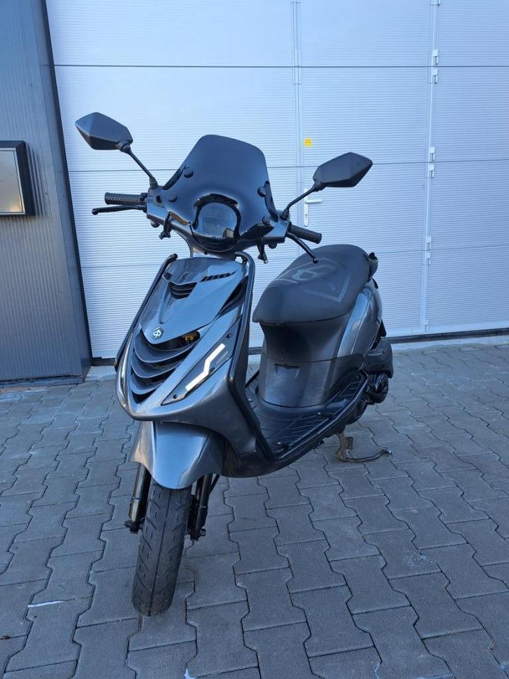 Piaggio Zip 4T Scooter Argaat Grijs FULL LED (A-KLASSE), Fietsen en Brommers, Scooters | Overige merken, Zo goed als nieuw, Klasse A (25 km/u)