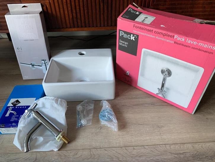 Plieger Fonteinset Compleet (wasbak) met Cross Kraan Nieuw!, Doe-het-zelf en Bouw, Sanitair, Nieuw, Wastafel, Chroom, Inox, Steen